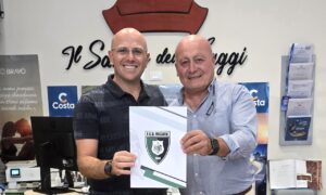 ‘Il salotto dei viaggi’ sigla partnership con il Megara Augusta. “Alleanza vincente tra calcio e comunità”